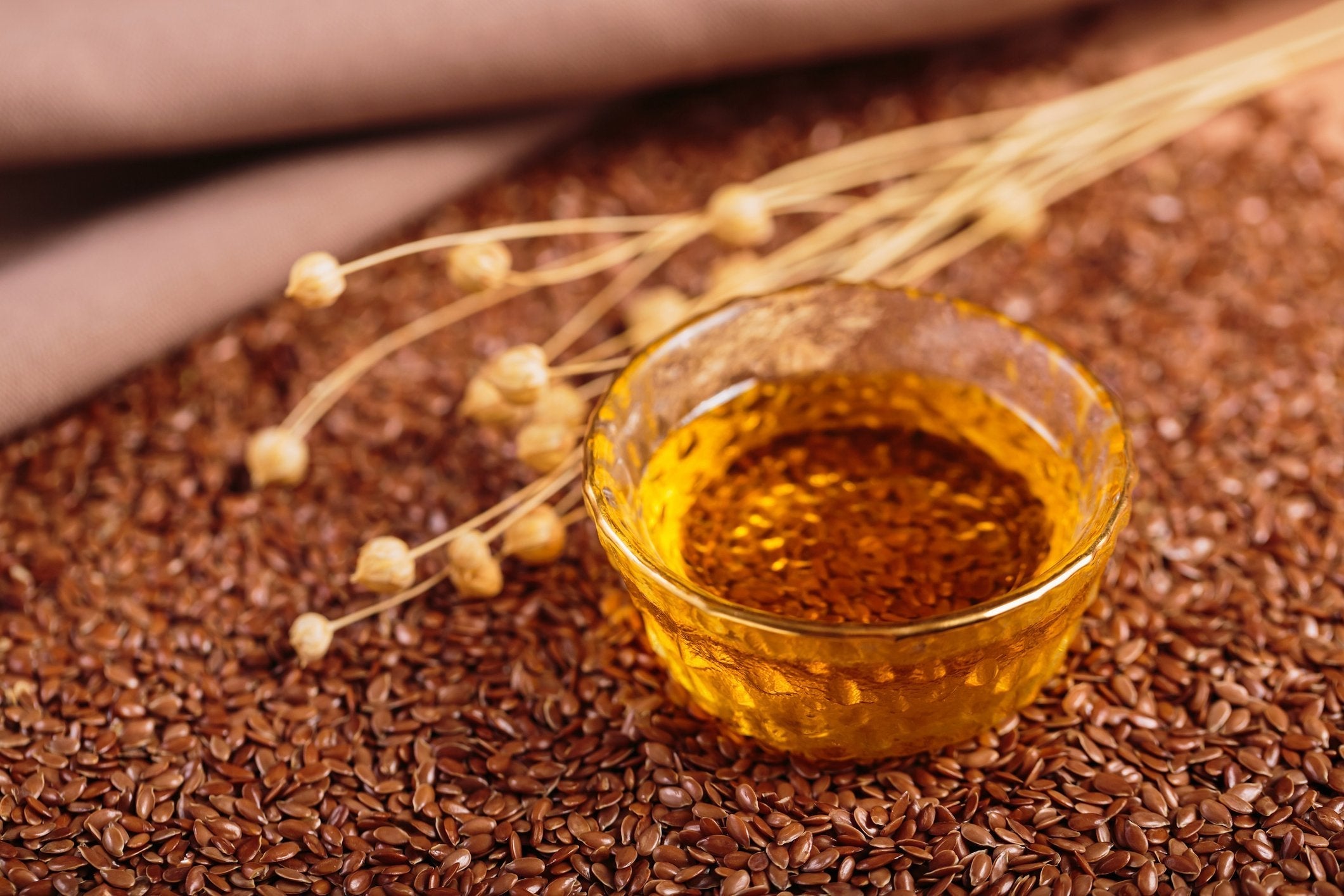 10 Benefits of Flaxseed Oil for Skin Care